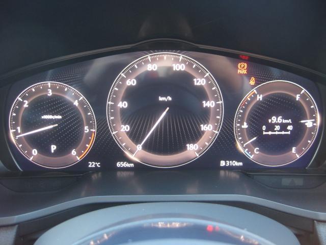 ＣＸ－８０ ＸＤ　Ｌパッケージ　衝突被害軽減システム　アダプティブクルーズコントロール　全周囲カメラ　オートマチックハイビーム　サンルーフ　３列シート　革シート　電動シート　シートヒーター　バックカメラ　オートライト　ＥＴＣ（5枚目）