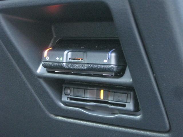 ＣＸ－８０ ＸＤ　Ｌパッケージ　衝突被害軽減システム　アダプティブクルーズコントロール　全周囲カメラ　オートマチックハイビーム　サンルーフ　３列シート　革シート　電動シート　シートヒーター　バックカメラ　オートライト　ＥＴＣ（12枚目）