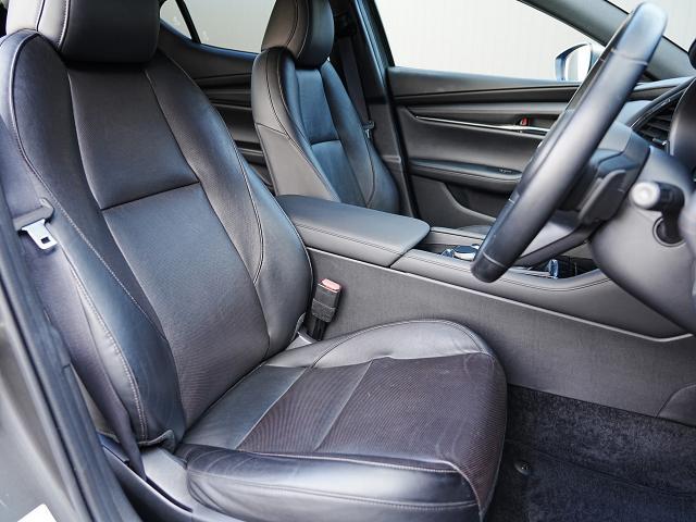 MAZDA3ファストバック 20S Lパッケージ 衝突被害軽減システム アダプティブクルーズコントロール オートマチックハイビーム 革シート 電動シート シートヒーター バックカメラ オートライト LEDヘッドランプ ETC Bluetooth(15枚目)