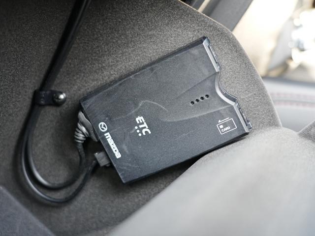 ＣＸ－５ ２５Ｓ　スポーツアピアランス　衝突被害軽減システム　アダプティブクルーズコントロール　全周囲カメラ　オートマチックハイビーム　革シート　電動シート　シートヒーター　バックカメラ　オートライト　ＬＥＤヘッドランプ　ＥＴＣ（14枚目）