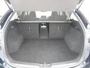 広々ラゲッジスペースはレジャーやアウトドアにピッタリです。リアシートは４：２：４の３分割で倒すことができます。後部座席を倒せばたくさんの荷物を積めるフラットなラゲッジスペースになります。