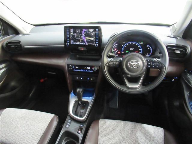 ヤリスクロス ハイブリッドＺ　メモリーナビ　ミュージックプレイヤー接続可　バックカメラ　衝突被害軽減システム　ＥＴＣ　ドラレコ　ＬＥＤヘッドランプ　ワンオーナー（4枚目）