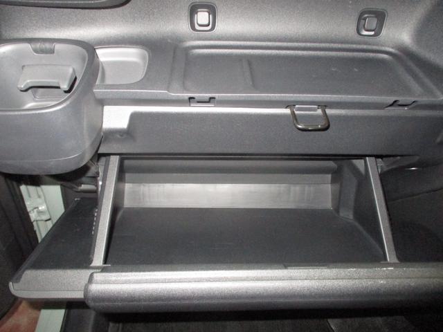 シエンタ Ｚ　フルセグＴＶ付きＴＣナビバックモニター　ＵＳＢ　Ｂｌｕｅｔｏｏｔｈ　ＥＴＣ　トヨタセーフティーセンス　ＩＣＳ　スマートキー（スペアキー付）　ＬＥＤヘッドライト　ドライブレコーダー　両側電動スライドドア（50枚目）