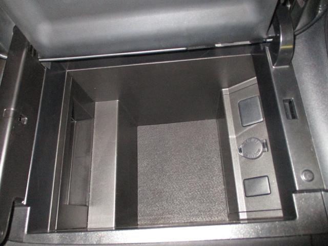 ヴェルファイア 2.5Z Gエディション フルセグTV付きSDナビバックモニター CDDVD再生 Bluetooth ETC PCS ICS 両側電動スライドドア LEDヘッドライト スマートキー(スペアキー付) パワーシート バイザー(31枚目)