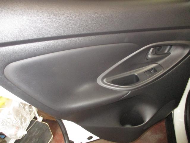 ヤリスクロス ハイブリッドＧ　ＴＣナビバックモニター　ＵＳＢ　Ｂｌｕｅｔｏｏｔｈ　ＥＴＣ　トヨタセーフティーセンス　ＩＣＳ　ＬＥＤヘッドライト　スマートキー（スペアキー付）　ドライブレコーダー　４ＷＤ　サイドバイザー　ＨＶ　ＡＢＳ（50枚目）