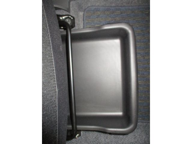 シエンタ ＤＩＣＥ－Ｇ　ワンセグＴＶ付きＳＤナビバックモニター　ＣＤ再生　ＡＵＸ　Ｂｌｕｅｔｏｏｔｈ　ＥＴＣ　キーレスエントリー（スペアキー付）　ドライブレコーダー　片側電動スライドドア　サイドバイザー　ＨＩＤヘッドライト（49枚目）