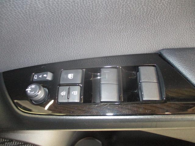 プリウス ＳセーフティプラスＩＩ　フルセグＴＶ付きＳＤナビバックモニター　ＣＤＤＶＤ再生　Ｂｌｕｅｔｏｏｔｈ　ＥＴＣ　トヨタセーフティーセンス　ＩＣＳ　スマートキー（スペアキー付）　ドライブレコーダー　ＬＥＤヘッドライト　バイザー（43枚目）