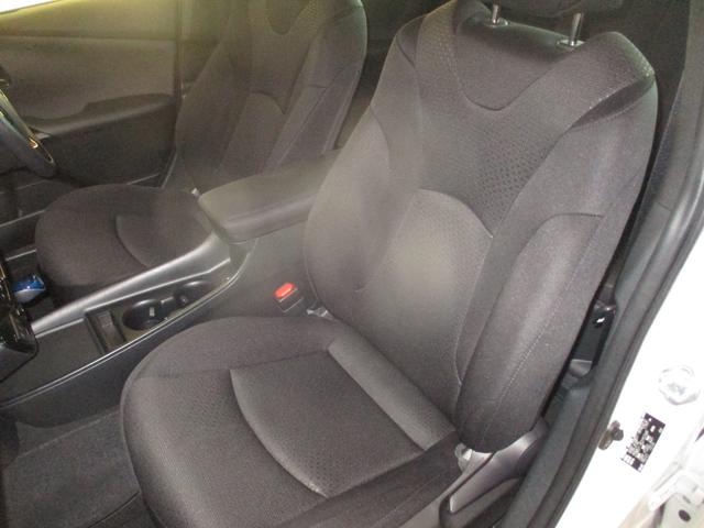 プリウス ＳセーフティプラスＩＩ　フルセグＴＶ付きＳＤナビバックモニター　ＣＤＤＶＤ再生　Ｂｌｕｅｔｏｏｔｈ　ＥＴＣ　トヨタセーフティーセンス　ＩＣＳ　スマートキー（スペアキー付）　ドライブレコーダー　ＬＥＤヘッドライト　バイザー（49枚目）