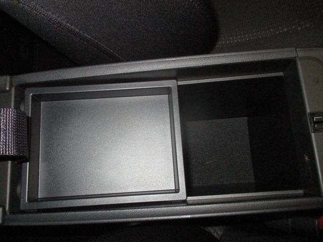 プリウス ＳセーフティプラスＩＩ　フルセグＴＶ付きＳＤナビバックモニター　ＣＤＤＶＤ再生　Ｂｌｕｅｔｏｏｔｈ　ＥＴＣ　トヨタセーフティーセンス　ＩＣＳ　スマートキー（スペアキー付）　ドライブレコーダー　ＬＥＤヘッドライト　バイザー（55枚目）