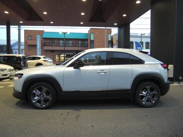 MX-30 インダストリアルクラシック 衝突被害軽減システム アダプティブクルーズコントロール 全周囲カメラ 電動シート シートヒーター バックカメラ オートライト LEDヘッドランプ ETC Bluetooth ワンオーナー(3枚目)