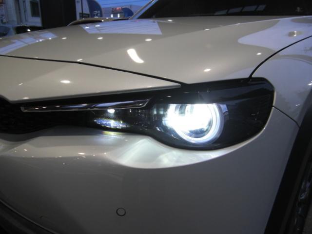 MX-30 インダストリアルクラシック 衝突被害軽減システム アダプティブクルーズコントロール 全周囲カメラ 電動シート シートヒーター バックカメラ オートライト LEDヘッドランプ ETC Bluetooth ワンオーナー(20枚目)