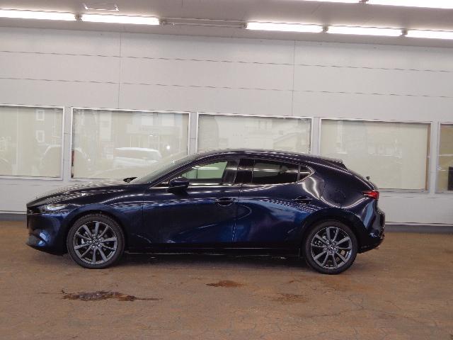 MAZDA3ファストバック XD ツーリング 衝突被害軽減システム アダプティブクルーズコントロール 全周囲カメラ オートマチックハイビーム シートヒーター バックカメラ オートライト LEDヘッドランプ Bluetooth ディーゼル(3枚目)