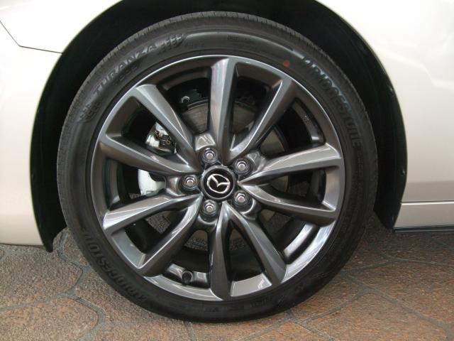 MAZDA3ファストバック XD ツーリング 衝突被害軽減システム アダプティブクルーズコントロール 全周囲カメラ オートマチックハイビーム 4WD 電動シート シートヒーター バックカメラ オートライト LEDヘッドランプ ETC ディーゼル(11枚目)