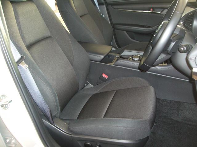 MAZDA3ファストバック XD ツーリング 衝突被害軽減システム アダプティブクルーズコントロール 全周囲カメラ オートマチックハイビーム 4WD 電動シート シートヒーター バックカメラ オートライト LEDヘッドランプ ETC ディーゼル(14枚目)