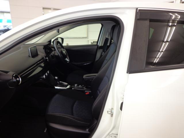 デミオ １３Ｓ　衝突被害軽減システム　バックカメラ　オートライト　ＥＴＣ　Ｂｌｕｅｔｏｏｔｈ（12枚目）