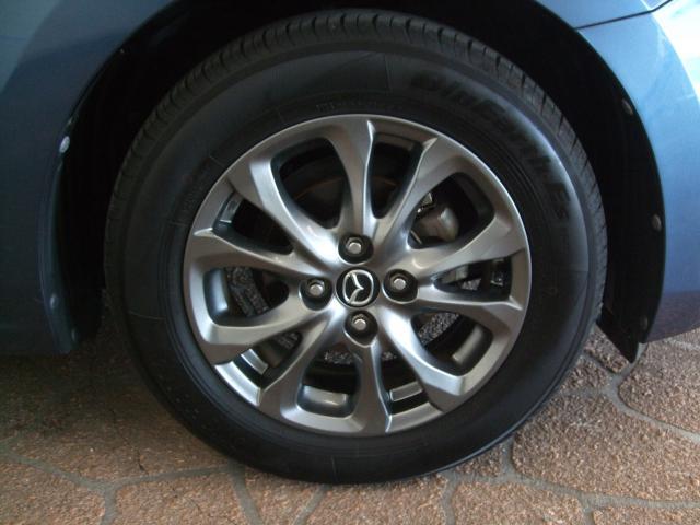 デミオ １３Ｓツーリング　衝突被害軽減システム　アダプティブクルーズコントロール　シートヒーター　バックカメラ　オートライト　ＬＥＤヘッドランプ　ＥＴＣ　Ｂｌｕｅｔｏｏｔｈ（11枚目）