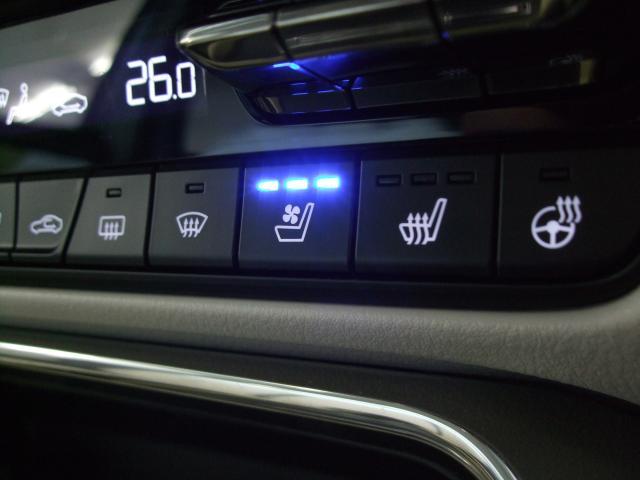 CX-80 XD-ハイブリッド プレミアムモダン 衝突被害軽減システム アダプティブクルーズコントロール 全周囲カメラ オートマチックハイビーム サンルーフ 4WD 革シート 電動シート シートヒーター バックカメラ オートライト LEDヘッドランプ(11枚目)