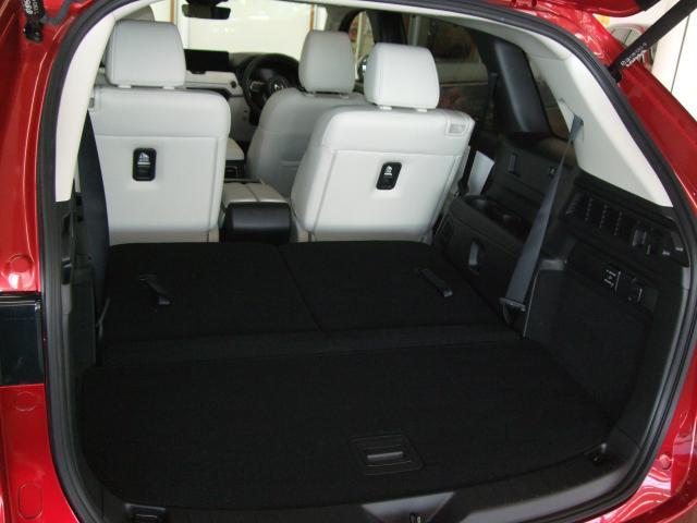 CX-80 XD-ハイブリッド プレミアムモダン 衝突被害軽減システム アダプティブクルーズコントロール 全周囲カメラ オートマチックハイビーム サンルーフ 4WD 革シート 電動シート シートヒーター バックカメラ オートライト LEDヘッドランプ(17枚目)