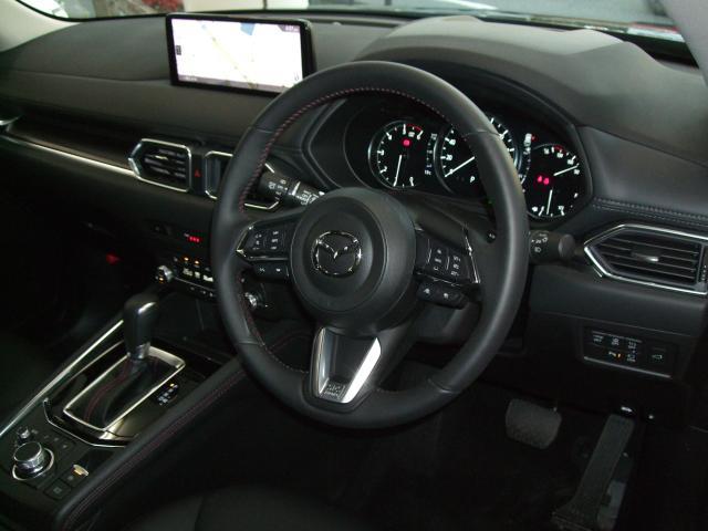 ＣＸ－５ ＸＤ　ブラックセレクション　衝突被害軽減システム　アダプティブクルーズコントロール　全周囲カメラ　オートマチックハイビーム　電動シート　シートヒーター　バックカメラ　オートライト　ＬＥＤヘッドランプ　Ｂｌｕｅｔｏｏｔｈ（13枚目）