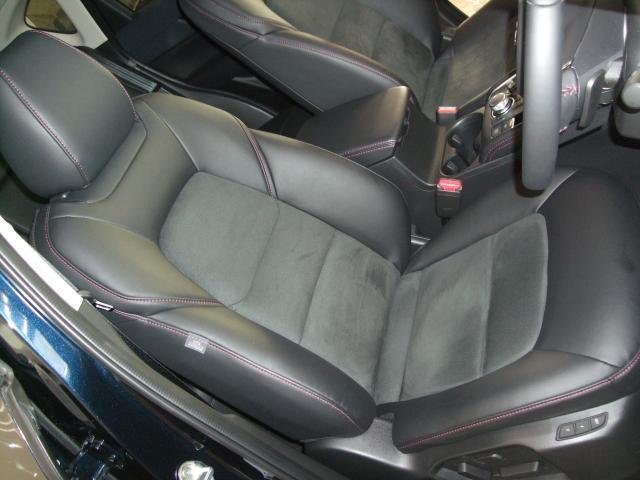 ＣＸ－５ ＸＤ　ブラックセレクション　衝突被害軽減システム　アダプティブクルーズコントロール　全周囲カメラ　オートマチックハイビーム　電動シート　シートヒーター　バックカメラ　オートライト　ＬＥＤヘッドランプ　Ｂｌｕｅｔｏｏｔｈ（14枚目）