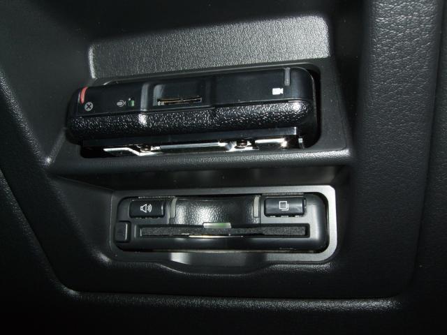 �d�s�b�ԍڊ퓋�ڂł��B�X�}�[�g�h�b�������Ă��Ă���A�K�{�����Ƃ����ėǂ��֗������ł��B�h���C�u���R�[�_�[���������Ă��܂��B����̎��̂̍ہA�^��f�������ɗ����Ƃ��������܂��B