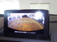 バックカメラを装備。駐車場などでの取り回しもスムーズに行っていただけます。 6