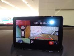 ３６０°ビューモニターを搭載しています。コーナーセンサーと合せてお使いいただくことで、安全、安心にお車の取り回しを行っていただけます。 6