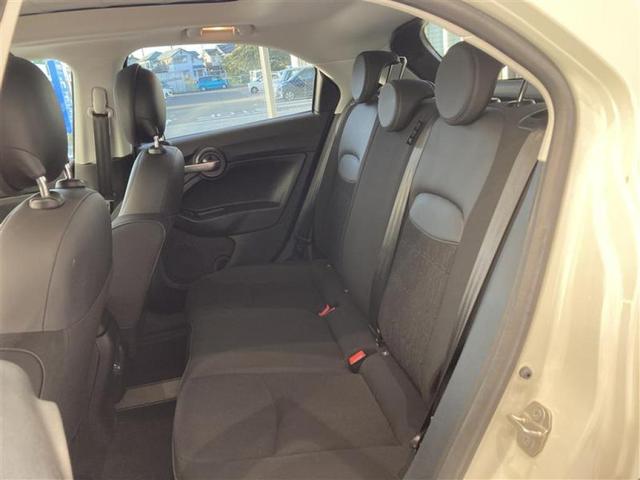 �����������t�@�b�V���i�u���ȃV�[�g���̗p���Ă���܂��B