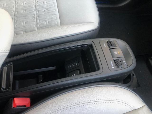 ５００ｅ アイコン　禁煙車　ワンオーナー　新車保証継承　衝突軽減ブレーキ　レーンキープアシスト　バックモニター　グラスルーフ　アダプティブクルーズコントロール　Ｂｌｕｅｔｏｏｔｈ接続（12枚目）