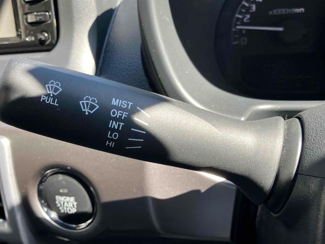 コペン セロ　車高調　ＥＴＣ　バックカメラ　ナビ　ＴＶ　ＬＥＤヘッドランプ　スマートキー　電動格納ミラー　シートヒーター　ＭＴ　盗難防止システム　ＥＳＣ　アルミホイール　衝突安全ボディ　エアコン　パワーステアリング（5枚目）