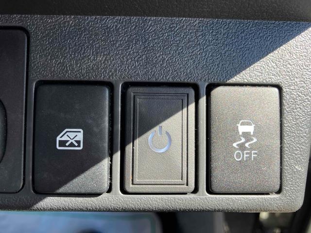 コペン セロ　車高調　ＥＴＣ　バックカメラ　ナビ　ＴＶ　ＬＥＤヘッドランプ　スマートキー　電動格納ミラー　シートヒーター　ＭＴ　盗難防止システム　ＥＳＣ　アルミホイール　衝突安全ボディ　エアコン　パワーステアリング（10枚目）