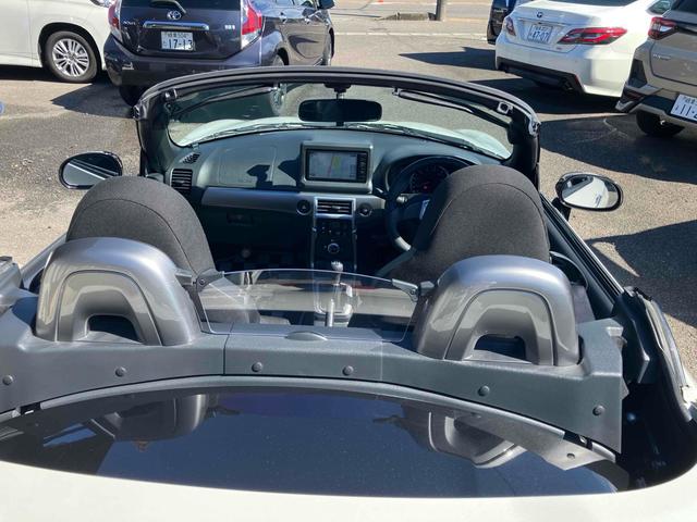 コペン セロ　車高調　ＥＴＣ　バックカメラ　ナビ　ＴＶ　ＬＥＤヘッドランプ　スマートキー　電動格納ミラー　シートヒーター　ＭＴ　盗難防止システム　ＥＳＣ　アルミホイール　衝突安全ボディ　エアコン　パワーステアリング（51枚目）
