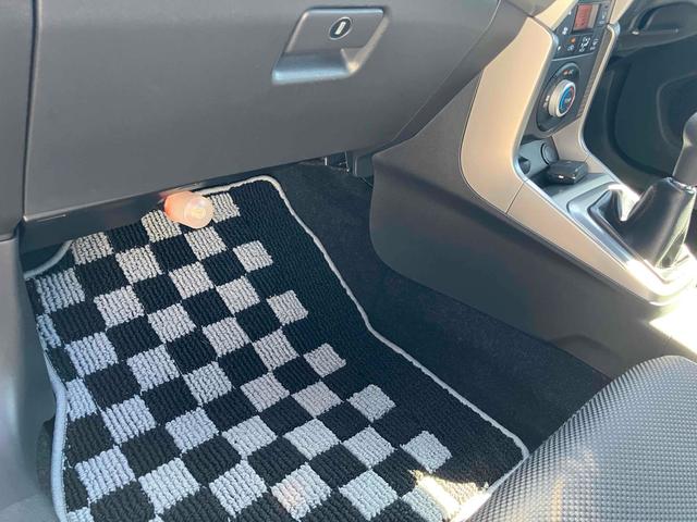 コペン セロ　車高調　ＥＴＣ　バックカメラ　ナビ　ＴＶ　ＬＥＤヘッドランプ　スマートキー　電動格納ミラー　シートヒーター　ＭＴ　盗難防止システム　ＥＳＣ　アルミホイール　衝突安全ボディ　エアコン　パワーステアリング（57枚目）