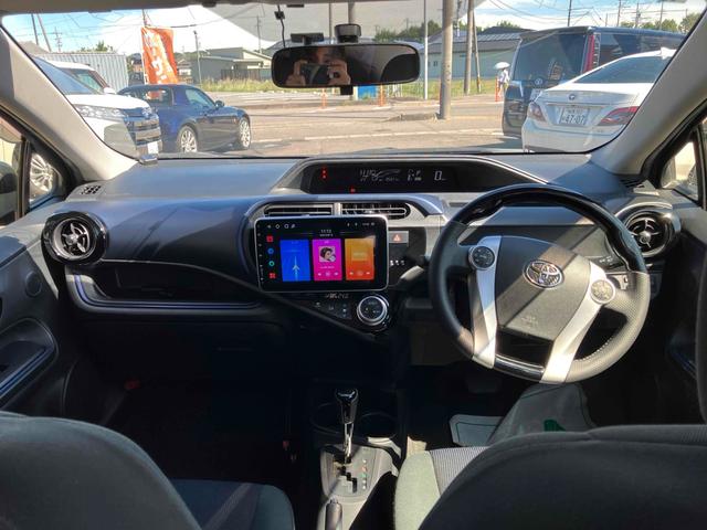アクア S ETC ナビ アルミホイール オートライト スマートキー 電動格納ミラー CVT 衝突安全ボディ ABS ESC Bluetooth エアコン パワーステアリング パワーウィンドウ 運転席エアバッグ(2枚目)