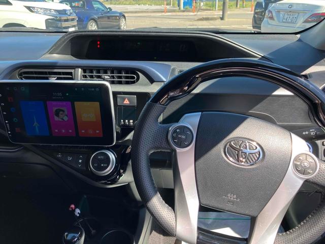 アクア S ETC ナビ アルミホイール オートライト スマートキー 電動格納ミラー CVT 衝突安全ボディ ABS ESC Bluetooth エアコン パワーステアリング パワーウィンドウ 運転席エアバッグ(3枚目)