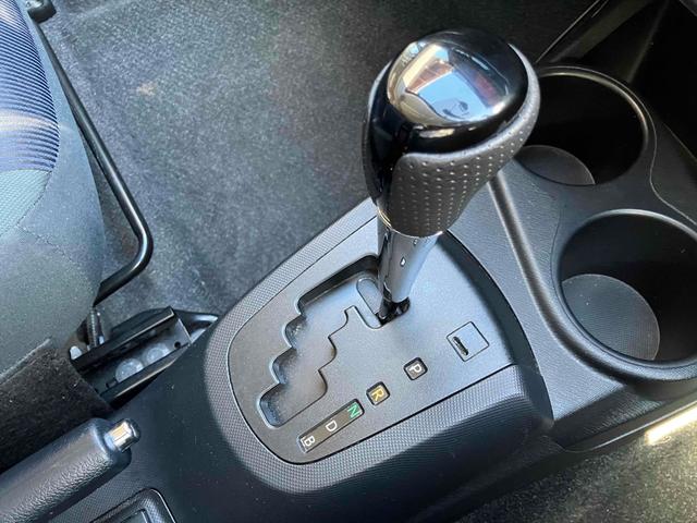 アクア S ETC ナビ アルミホイール オートライト スマートキー 電動格納ミラー CVT 衝突安全ボディ ABS ESC Bluetooth エアコン パワーステアリング パワーウィンドウ 運転席エアバッグ(6枚目)