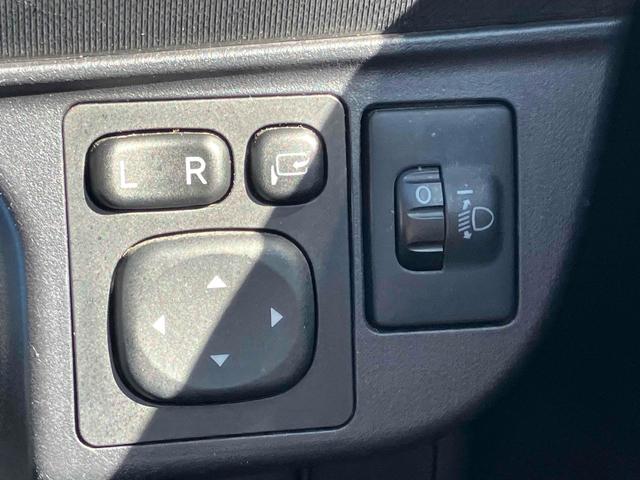 アクア S ETC ナビ アルミホイール オートライト スマートキー 電動格納ミラー CVT 衝突安全ボディ ABS ESC Bluetooth エアコン パワーステアリング パワーウィンドウ 運転席エアバッグ(10枚目)