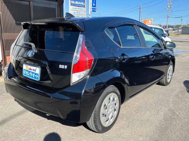 アクア Ｓ　スマートエントリーパッケージ　ＥＴＣ　バックカメラ　ナビ　ＴＶ　レーンアシスト　衝突被害軽減システム　オートマチックハイビーム　オートライト　スマートキー　電動格納ミラー　衝突安全ボディ　ＡＢＳ（14枚目）