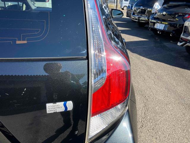 アクア Ｓ　スマートエントリーパッケージ　ＥＴＣ　バックカメラ　ナビ　ＴＶ　レーンアシスト　衝突被害軽減システム　オートマチックハイビーム　オートライト　スマートキー　電動格納ミラー　衝突安全ボディ　ＡＢＳ（24枚目）