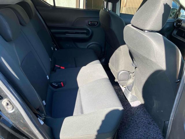 アクア Ｓ　スマートエントリーパッケージ　ＥＴＣ　バックカメラ　ナビ　ＴＶ　レーンアシスト　衝突被害軽減システム　オートマチックハイビーム　オートライト　スマートキー　電動格納ミラー　衝突安全ボディ　ＡＢＳ（43枚目）