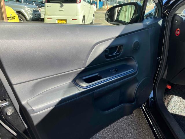 アクア Ｓ　スマートエントリーパッケージ　ＥＴＣ　バックカメラ　ナビ　ＴＶ　レーンアシスト　衝突被害軽減システム　オートマチックハイビーム　オートライト　スマートキー　電動格納ミラー　衝突安全ボディ　ＡＢＳ（47枚目）