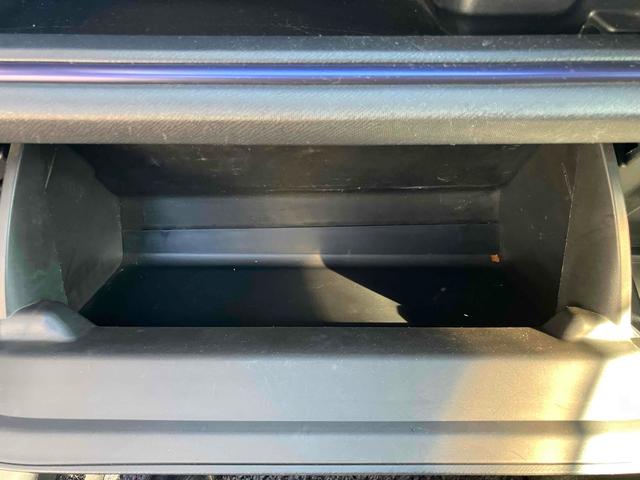 アクア Ｓ　スマートエントリーパッケージ　ＥＴＣ　バックカメラ　ナビ　ＴＶ　レーンアシスト　衝突被害軽減システム　オートマチックハイビーム　オートライト　スマートキー　電動格納ミラー　衝突安全ボディ　ＡＢＳ（52枚目）