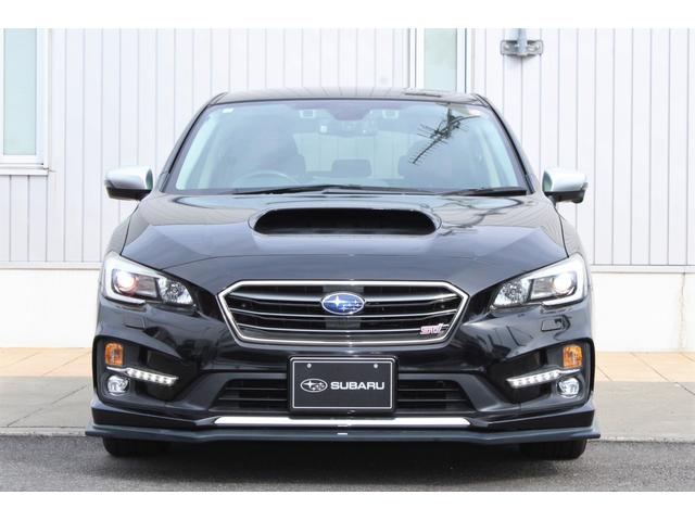 専用デザインのフロントバンパーや、専用カラーのコイルスプリングやシートなど、特別感のあるグレード「ＳＴＩスポーツ」です、サスの減衰力を見直しているので実はＧＴ−Ｓより低速域でマイルドな乗り心地です