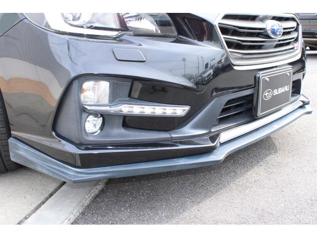 「フロントアンダースポイラー」をオプション装着、、高速走行時にフロント部に受ける空気の流れを整え、マイナスリフトを発生させることでフロントタイヤの接地性を向上させ安定性を高めてくれます