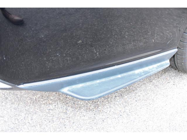 「ＳＴＩリヤサイドアンダースポイラー」もオプション装着、、フロントからリヤにかけて空気の流れを整流して前後の空力バランスを最適化するエアロパーツです