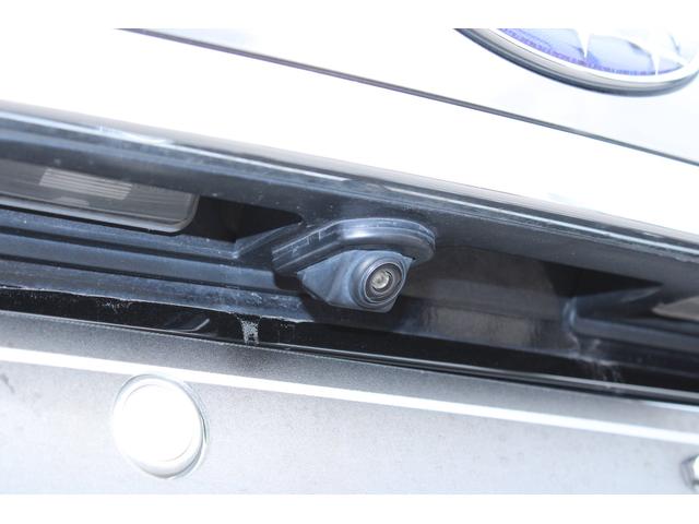 「バックカメラ」もオプション装着しています、後退時には後方をディスプレイで確認できます、運転が上手いかたにも嬉しい装備です