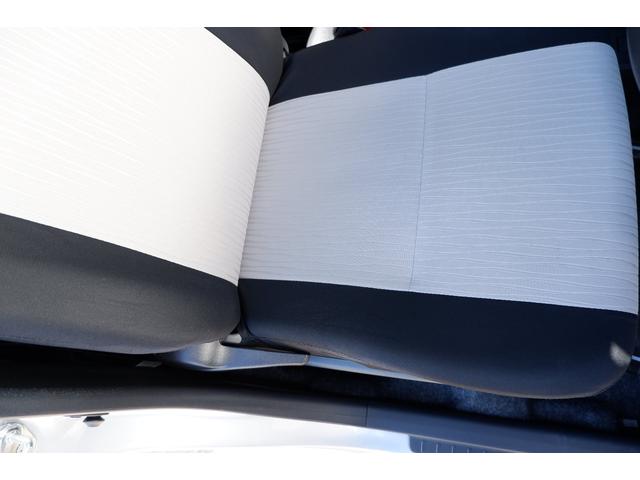 プレオプラス Ｌ　スマートアシスト　ＬＥＤヘッドライト　電動格納ドアミラー　スマートシストＩＩＩ・ＣＤ＆ラジオオーディオ・キーレスエントリー・前後コーナーセンサー・マニュアルエアコン・フルホイールキャップ・カラードドアハンドル・コンビニフック（13枚目）