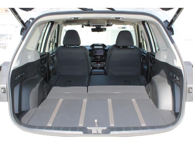 ��ȃV�[�g�o�b�N��O�|������ƂP�W�T�������炢�̒����̑傫�ȉו����ڂ����܂�