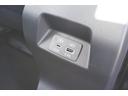 コンソールボックス後方にもＵＳＢ電源×２（ＴｙｐｅＡ、ＴｙｐｅＣ）があります、後席のかたもロングドライブ時でもスマホの充電など心配いりません