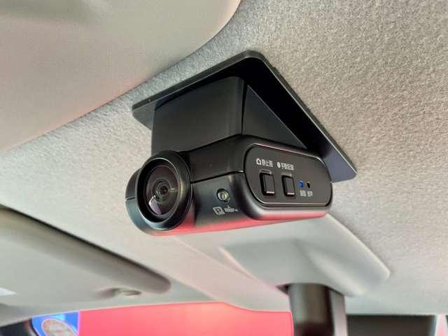 �����h���C�u���R�[�_�[���t���Ă��đO���Ǝ����̋L�^�����^�o����̂ň��S�A������̏������ł��Ă��܂��B